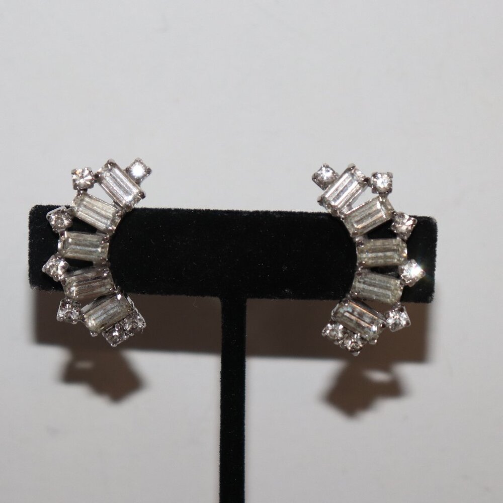 Stunning sparkling rhinestone and silver Vintage screw-back earrings